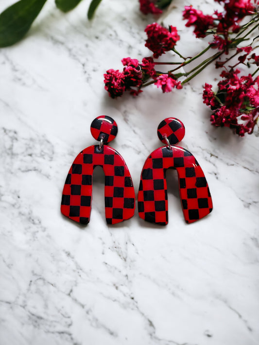 Checkered Arches | Red & Black
