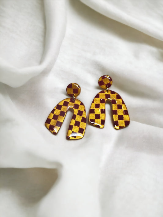 Checkered Arches | Garnet & Gold